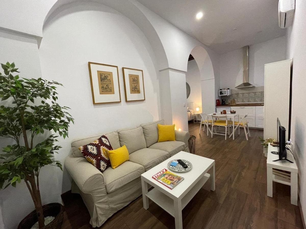 Apartamentos Turisticos Mamelon Jerez de la Frontera Dış mekan fotoğraf