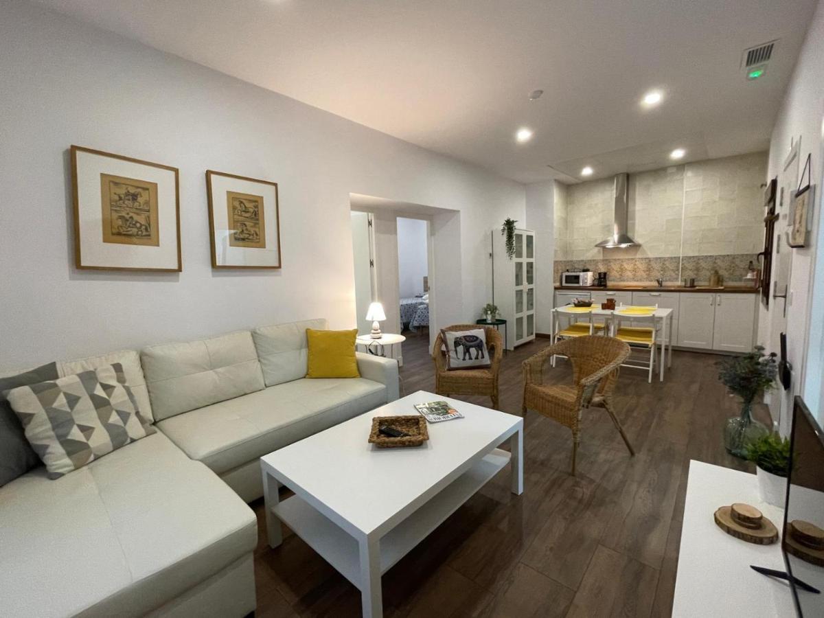 Apartamentos Turisticos Mamelon Jerez de la Frontera Dış mekan fotoğraf